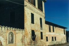 Esterno con capitello